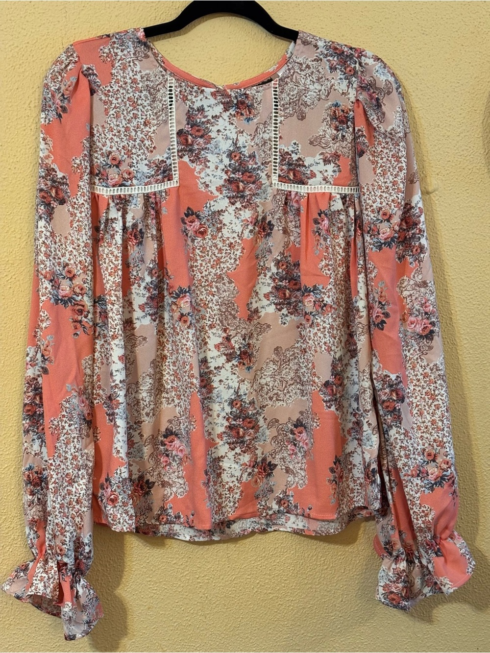 Willow Root Coral Floral Lace-Trim Blouse Size Medium